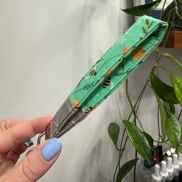 Bee Pattern Keychain Wristlet Handmade - Picture 2 of 4